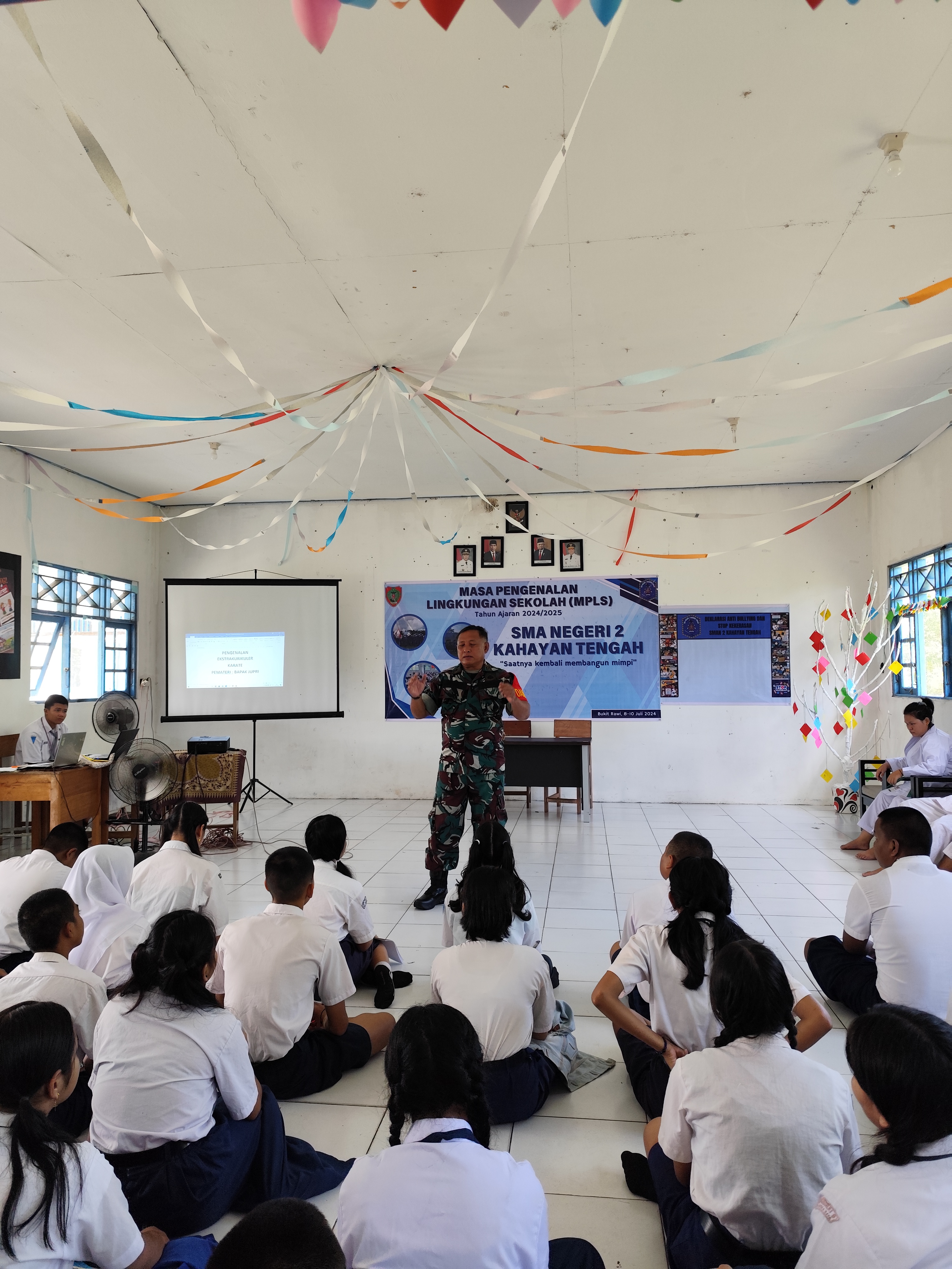 Kegiatan Masa Pengenalan Lingkungan Sekolah (MPLS) Tahun Pelajaran 2024/2025 Kegiatan Masa Pengenalan Lingkungan Sekolah (MPLS) Tahun Pelajaran 2024/2025